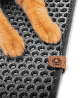 Litter-Robot LitterTrap litter box mat in black close up with hexagon pattern
