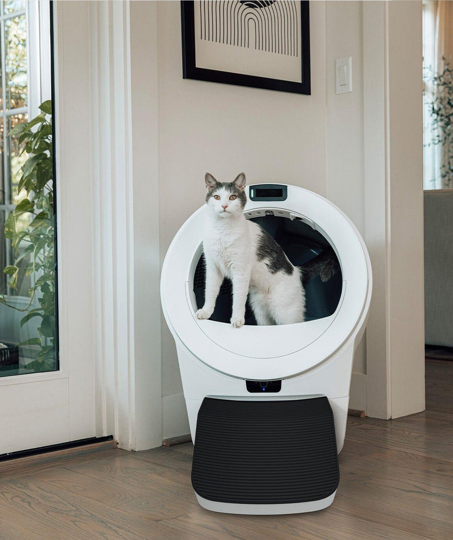 Litter-Robot 5 Ramp in White attached on the automatic litter box